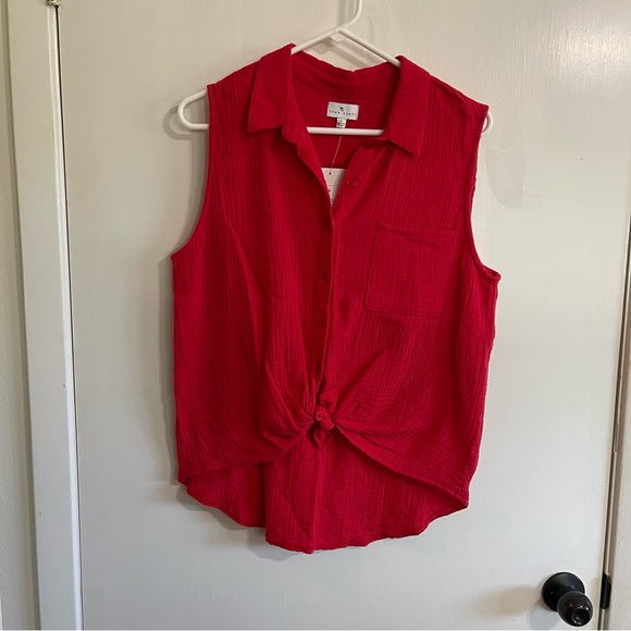 True Craft Vibrant Red Sleeveless Blouse NWT Size Large - Picture 1 of 11